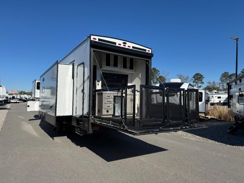 2025 Shasta RVs Phoenix 389DEK photo 4
