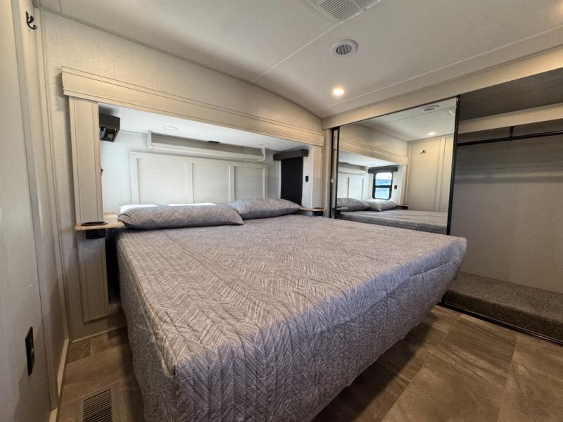 2025 Shasta RVs Phoenix 389DEK photo 22