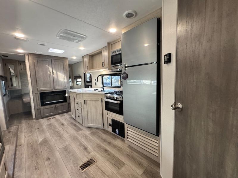 2026 Coachmen RV Catalina Legacy Edition 243RBS photo 12