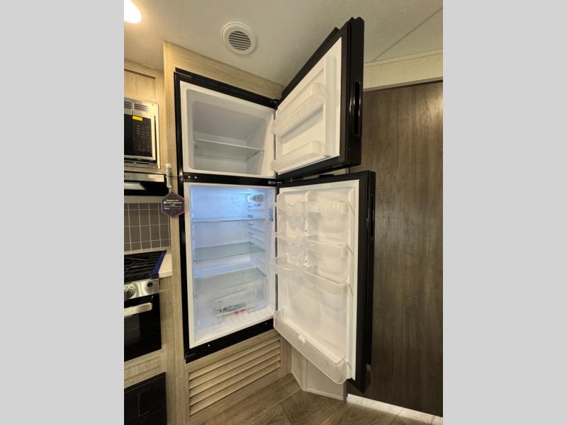 2026 Coachmen RV Catalina Legacy Edition 243RBS photo 18