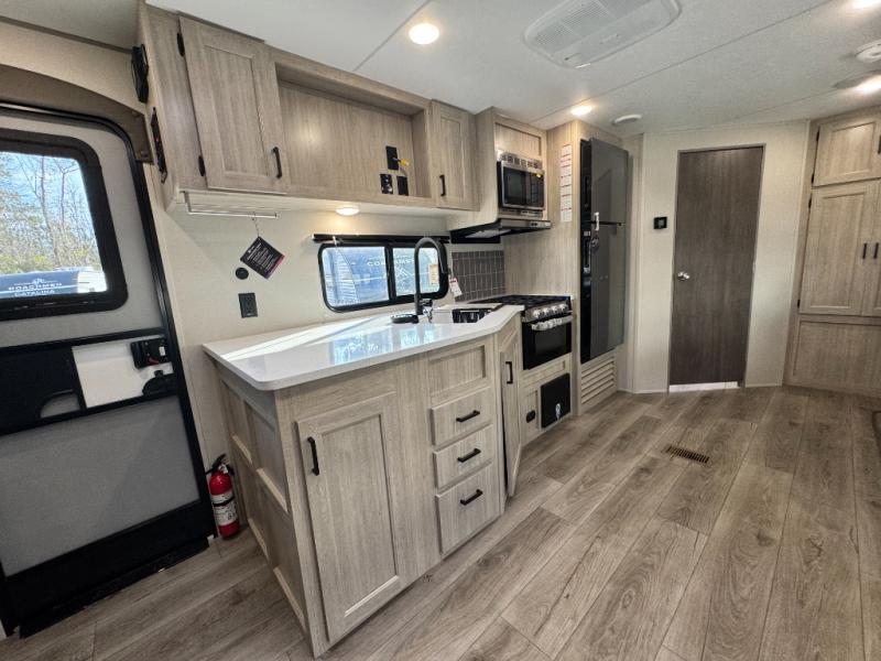 2026 Coachmen RV Catalina Legacy Edition 243RBS photo 11