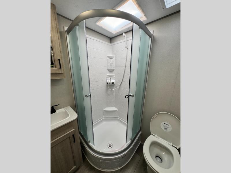 2026 Coachmen RV Catalina Legacy Edition 243RBS photo 29