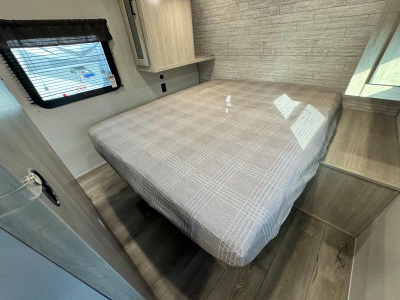 2026 Coachmen RV Catalina Legacy Edition 243RBS photo 20