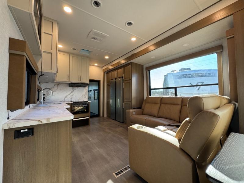 2026 Keystone RV Fuzion Impact Edition 416 Toy Hauler photo 15