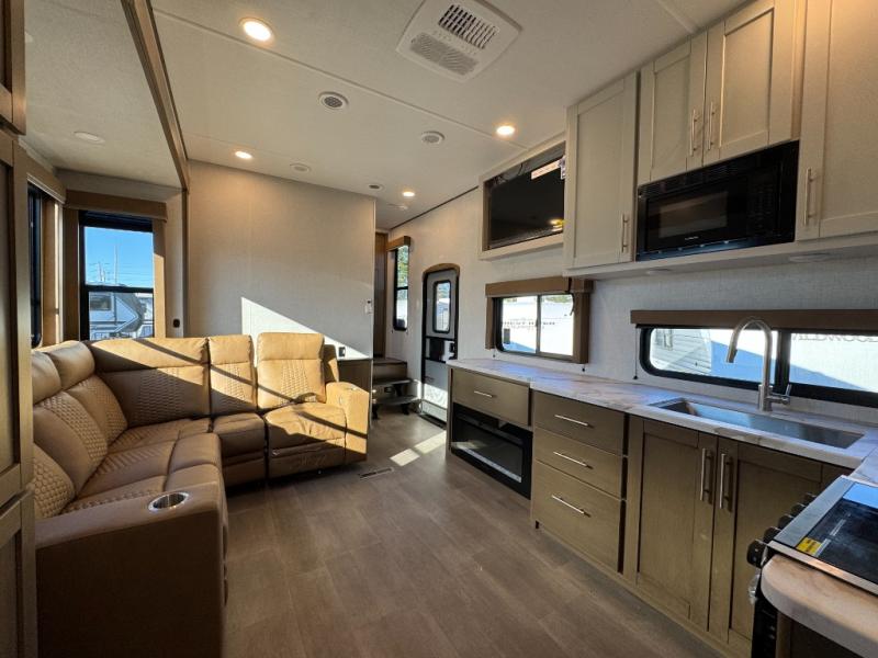 2026 Keystone RV Fuzion Impact Edition 416 Toy Hauler photo 17