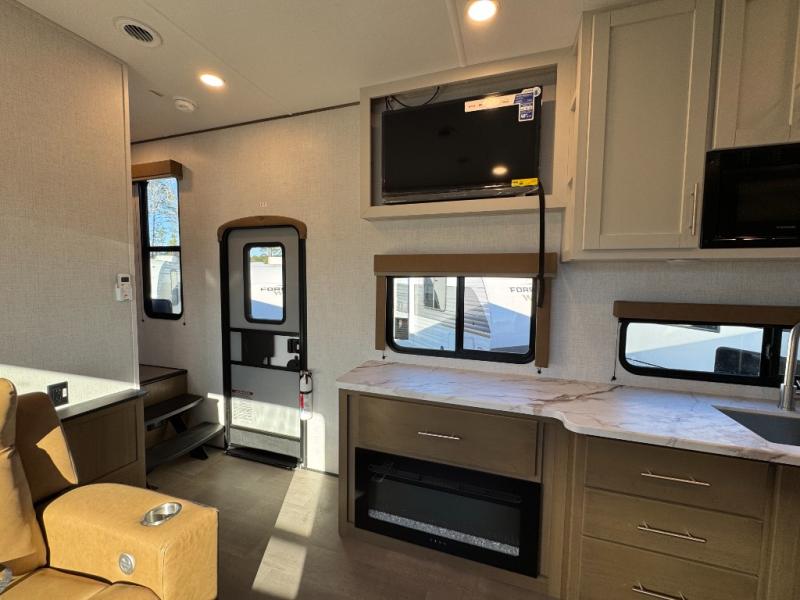 2026 Keystone RV Fuzion Impact Edition 416 Toy Hauler photo 19
