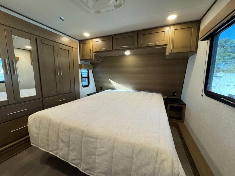 2026 Keystone RV Fuzion Impact Edition 416 Toy Hauler photo 22
