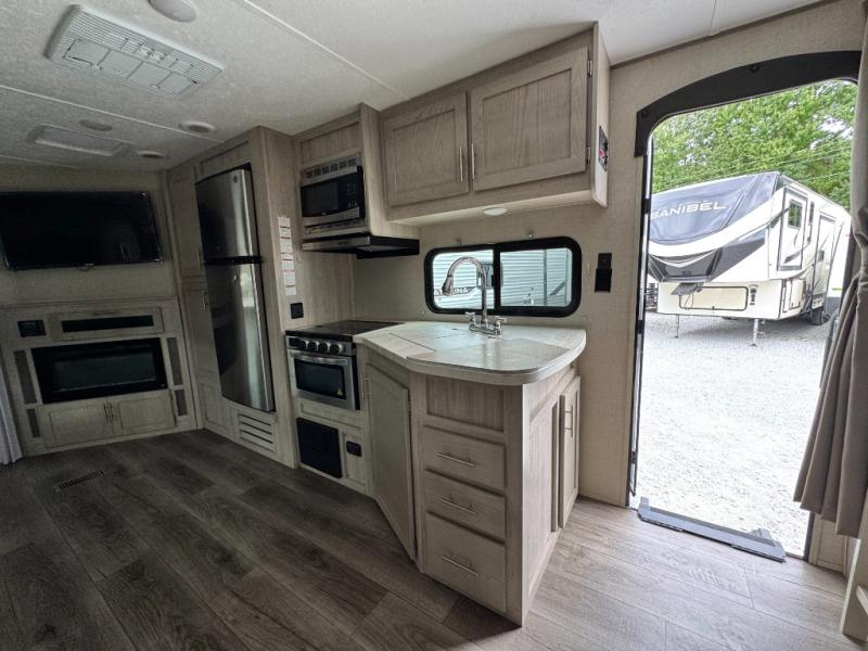 2022 Coachmen RV Catalina Legacy 263BHSCK photo 8