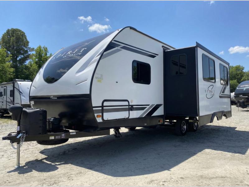 2021 Coachmen RV Spirit Ultra Lite 2557RB photo 3