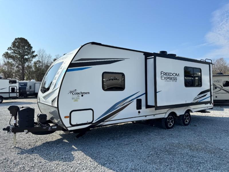 2022 Coachmen RV Freedom Express Ultra Lite 246RKS photo 2