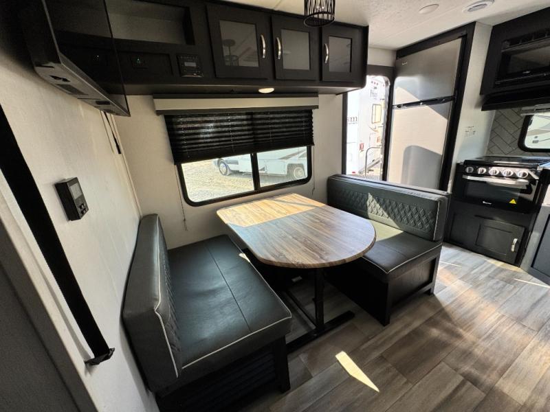 2022 Coachmen RV Freedom Express Ultra Lite 246RKS photo 12