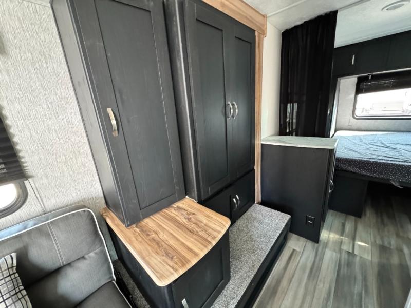 2022 Coachmen RV Freedom Express Ultra Lite 246RKS photo 13