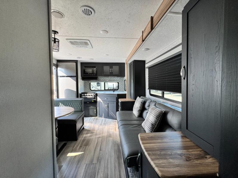 2022 Coachmen RV Freedom Express Ultra Lite 246RKS photo 15