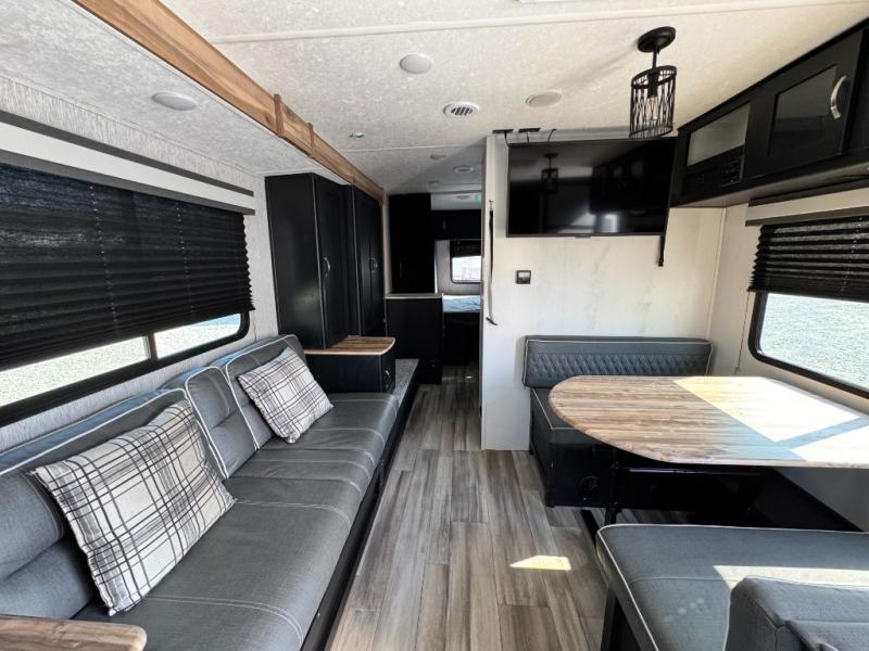 2022 Coachmen RV Freedom Express Ultra Lite 246RKS photo 16
