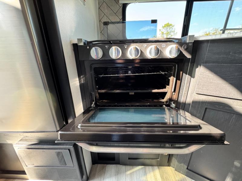 2022 Coachmen RV Freedom Express Ultra Lite 246RKS photo 21