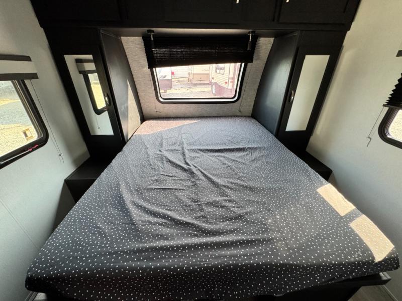 2022 Coachmen RV Freedom Express Ultra Lite 246RKS photo 24