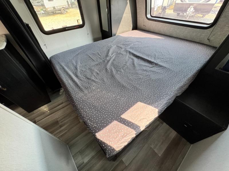2022 Coachmen RV Freedom Express Ultra Lite 246RKS photo 26