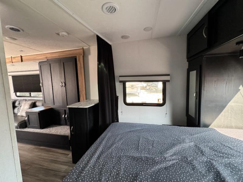 2022 Coachmen RV Freedom Express Ultra Lite 246RKS photo 27