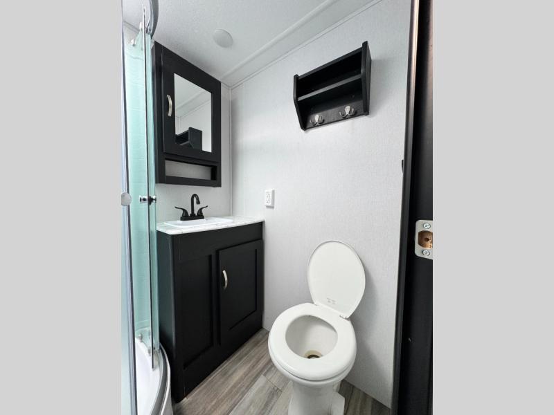 2022 Coachmen RV Freedom Express Ultra Lite 246RKS photo 29