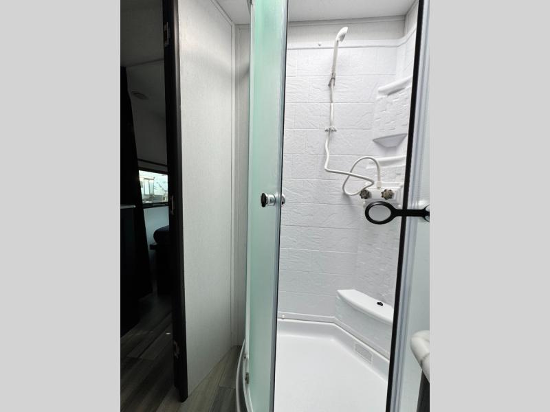 2022 Coachmen RV Freedom Express Ultra Lite 246RKS photo 31