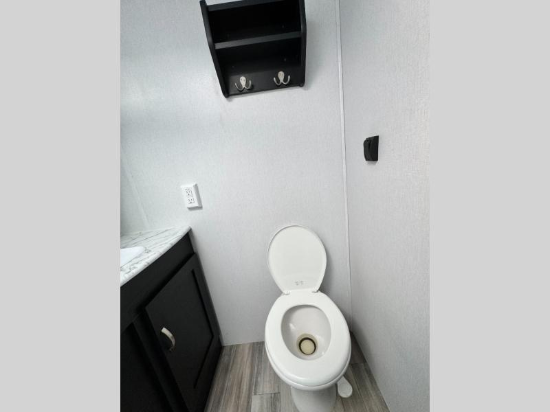 2022 Coachmen RV Freedom Express Ultra Lite 246RKS photo 32