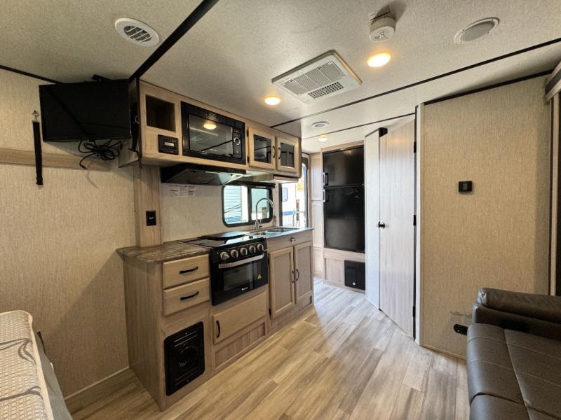 2021 Coachmen RV Northern Spirit XTR 1840RBX photo 9