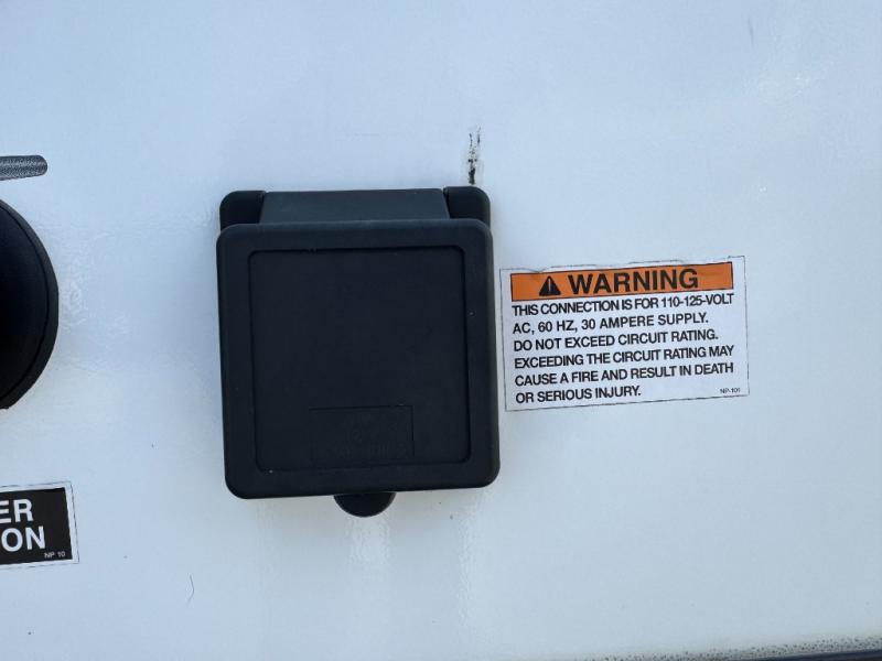 2021 Coachmen RV Freedom Express Ultra Lite 231RBDS photo 18