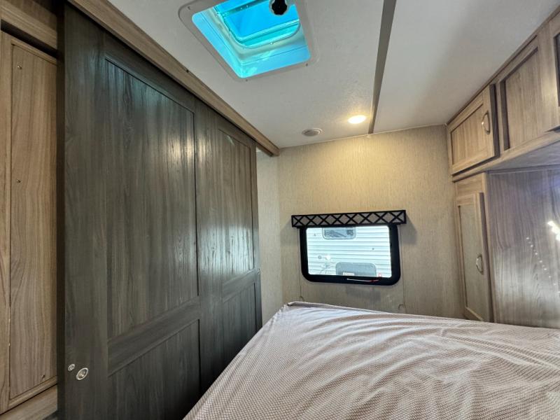 2021 Coachmen RV Freedom Express Ultra Lite 231RBDS photo 12