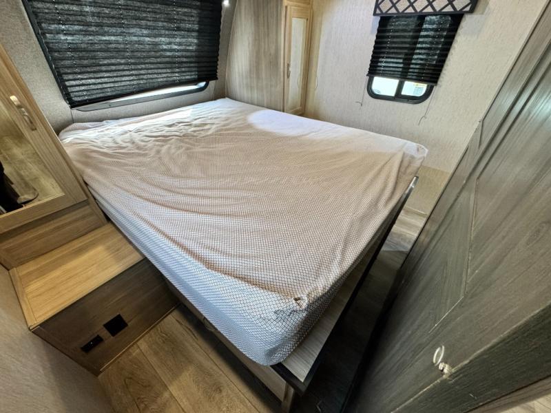 2021 Coachmen RV Freedom Express Ultra Lite 231RBDS photo 10