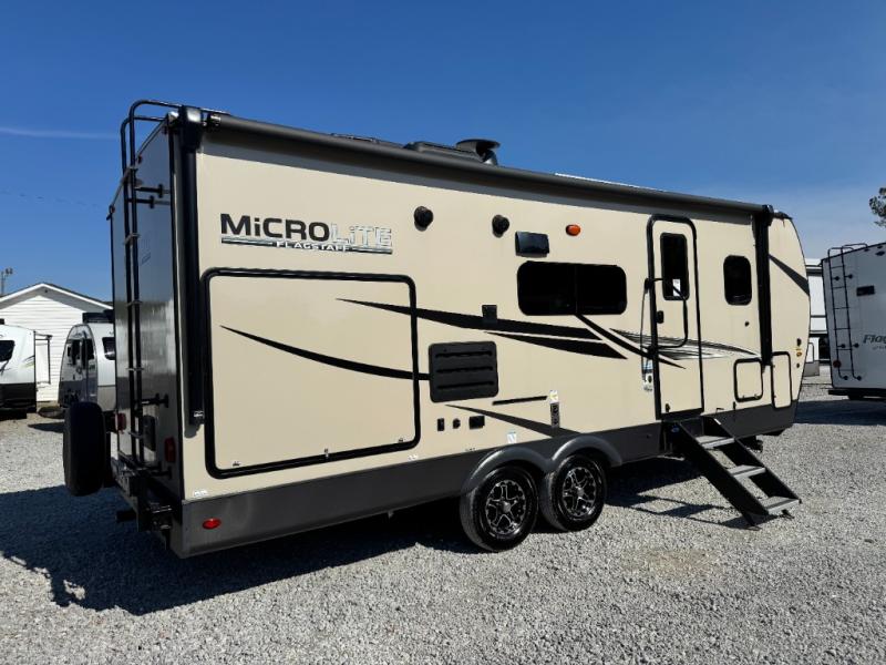 2022 Forest River RV Flagstaff Micro Lite 25BDS photo 4