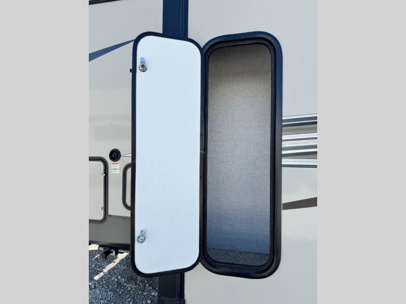 2022 Forest River RV Flagstaff Micro Lite 25BDS photo 38