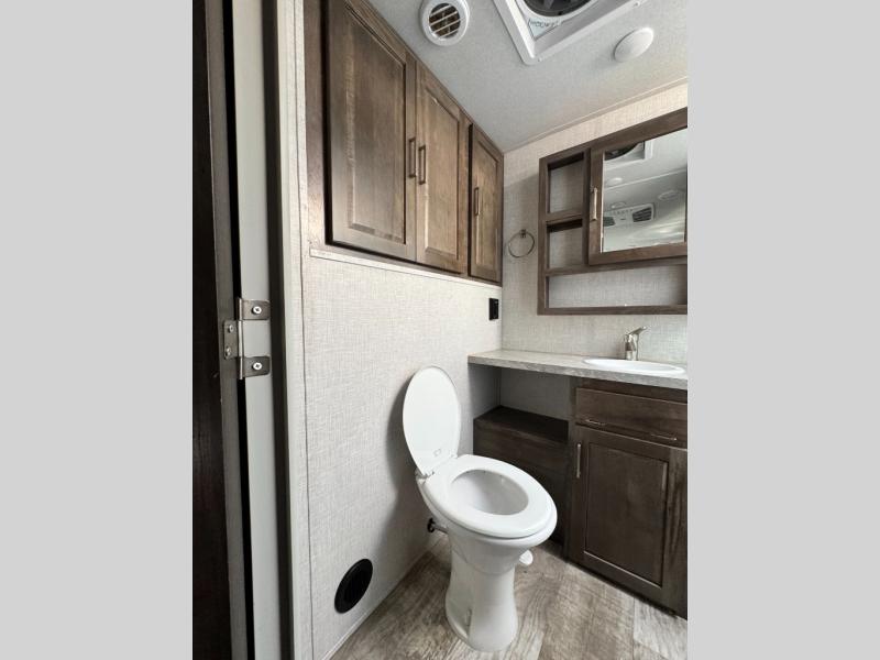 2022 Forest River RV Flagstaff Micro Lite 25BDS photo 26