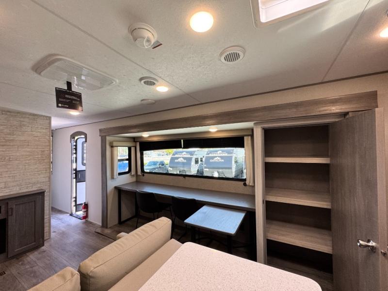 2026 Coachmen RV Catalina Legacy Edition 323MAZE photo 8