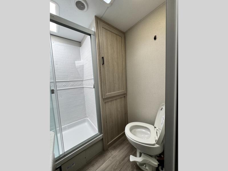 2026 Coachmen RV Catalina Legacy Edition 323MAZE photo 20