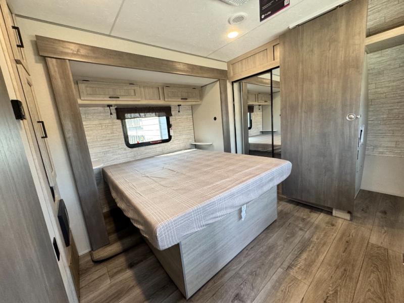 2026 Coachmen RV Catalina Legacy Edition 323MAZE photo 14
