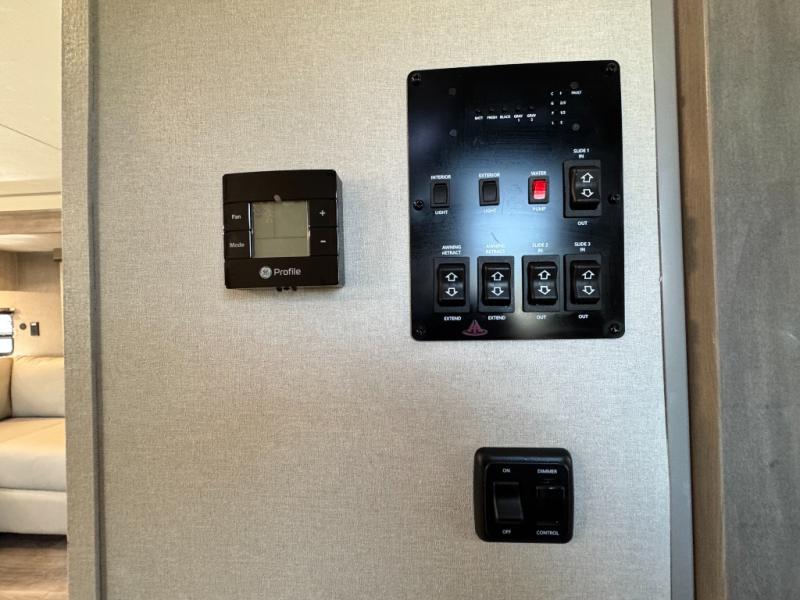2026 Coachmen RV Catalina Legacy Edition 323MAZE photo 21