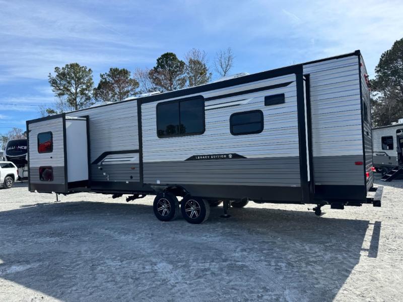 2026 Coachmen RV Catalina Legacy Edition 323MAZE photo 3