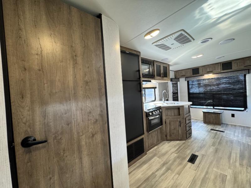 2022 Heartland Pioneer RL 250 photo 10