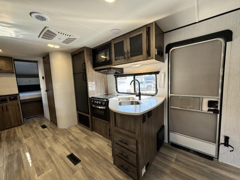 2022 Heartland Pioneer RL 250 photo 8
