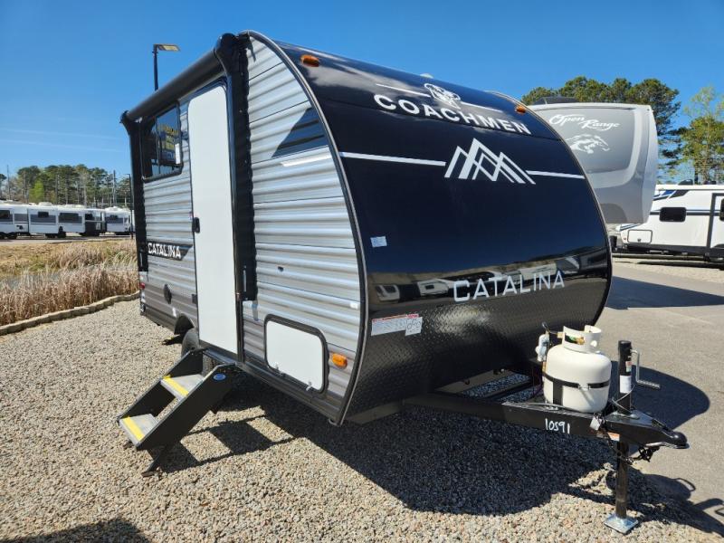 2025 Coachmen RV Catalina Summit Series 7 134BHX photo 1