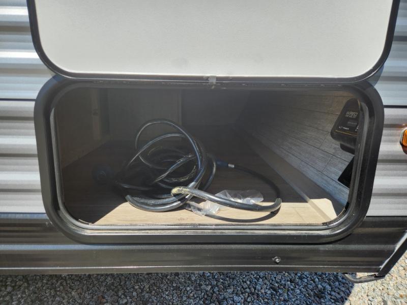 2025 Coachmen RV Catalina Summit Series 7 134BHX photo 19