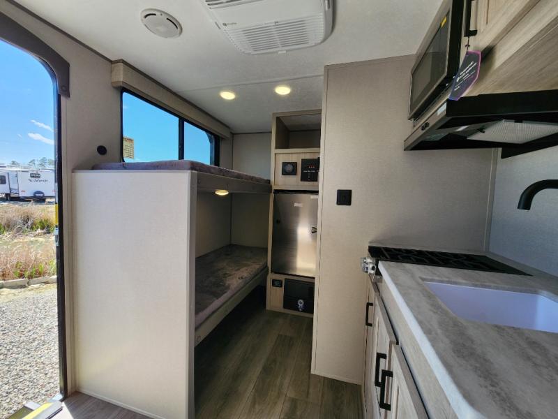 2025 Coachmen RV Catalina Summit Series 7 134BHX photo 7