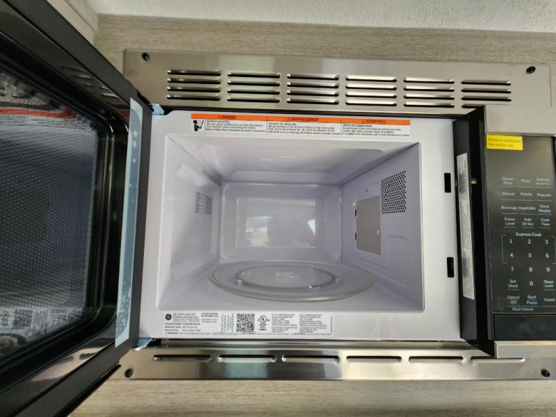2025 Coachmen RV Catalina Summit Series 7 134BHX photo 11