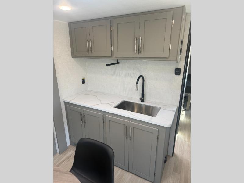 2026 Keystone RV Hideout Max 31SUNROOM photo 9