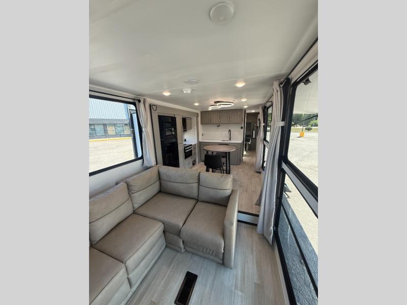 2026 Keystone RV Hideout Max 31SUNROOM photo 17