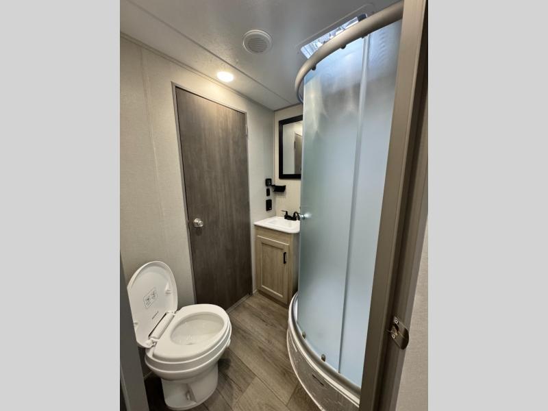 2026 Coachmen RV Catalina Summit Series 8 281QBUNK photo 29