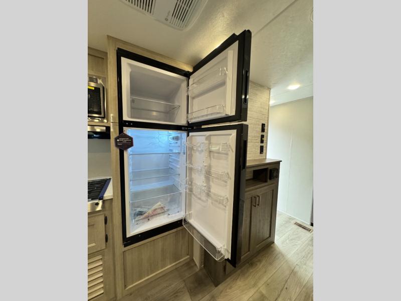 2026 Coachmen RV Catalina Summit Series 8 281QBUNK photo 21