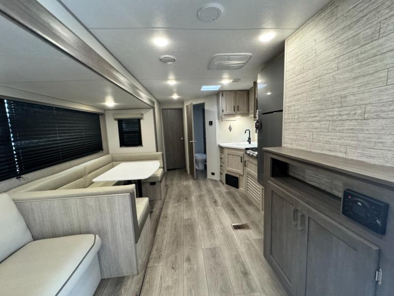 2026 Coachmen RV Catalina Summit Series 8 281QBUNK photo 19