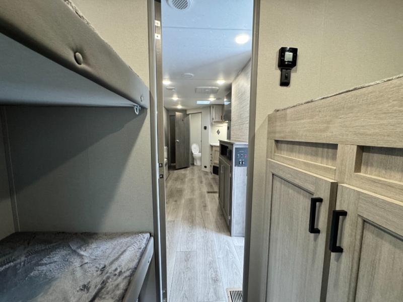 2026 Coachmen RV Catalina Summit Series 8 281QBUNK photo 39