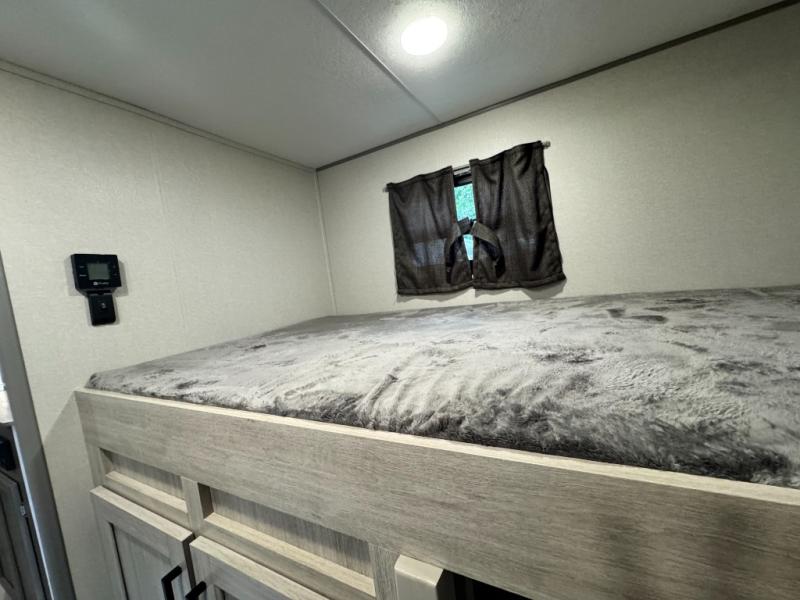 2026 Coachmen RV Catalina Summit Series 8 281QBUNK photo 36